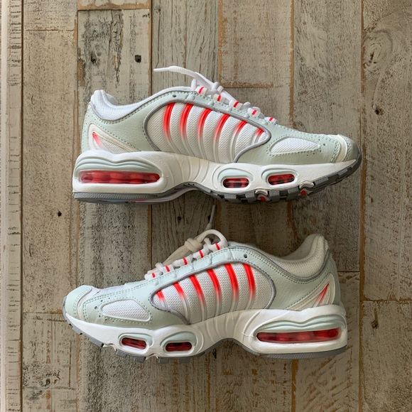 🌟NIKE AIR MAX🌟Tailwind IV ‘Red Orbit-Wolf Grey’ - Picture 2 of 8